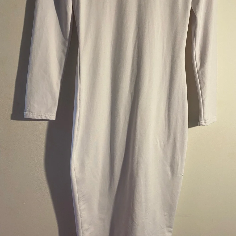 Elegant White Women's Dress - Picture 3 of 9